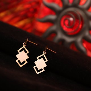 نیم ست طلا 18 عیار زنانه نیکان گلد مدل لوزی 799 — تصویر 3 از 3