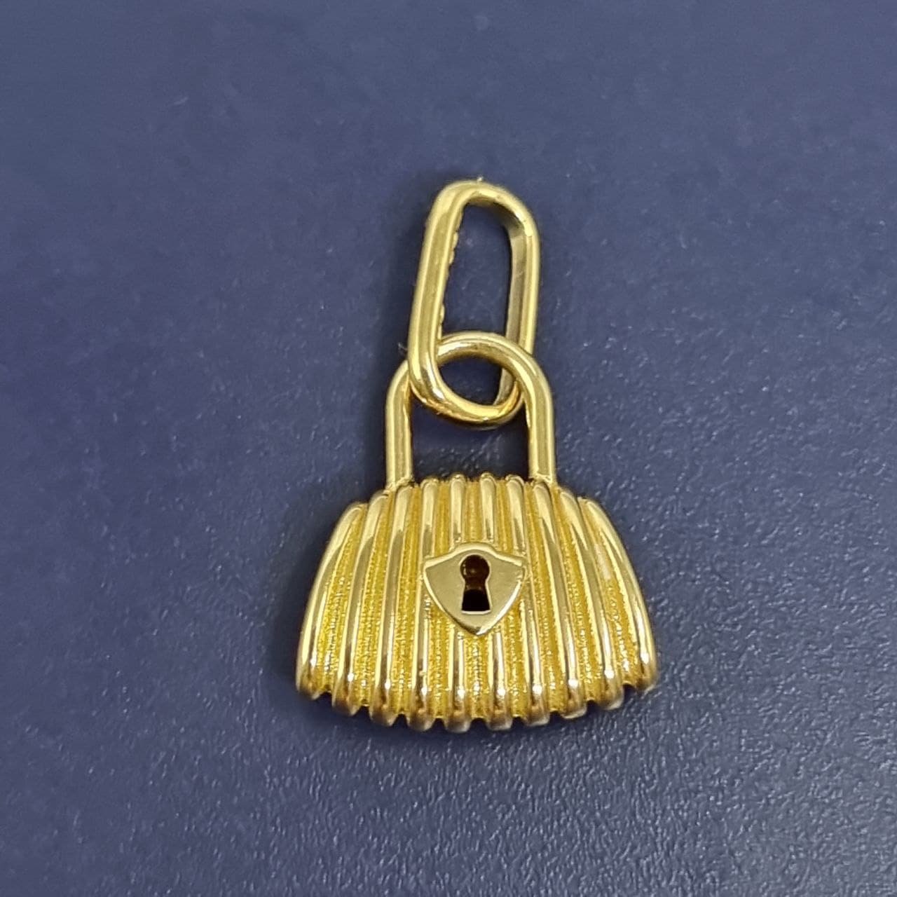 آویز گردنبند طلا 18 عیار زنانه مدل TIFANI گالری یارطلا کد PLLOCK09 — تصویر 1 از 2