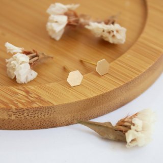 گوشواره طلا 18 عیار زنانه مدل شش ضلعی J0016 — تصویر 2 از 2