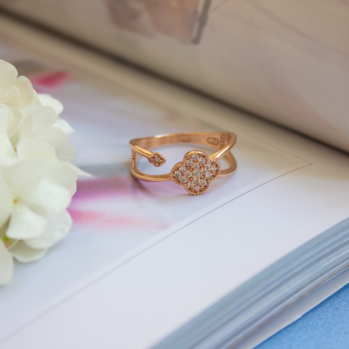 انگشتر طلا 18 عیار زنانه طرح ونکلیف B0025 — تصویر 4 از 6