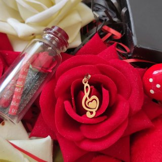 آویز گردنبند طلا 18 عیار زنانه مدل نت موسیقی و قلب — تصویر 4 از 4